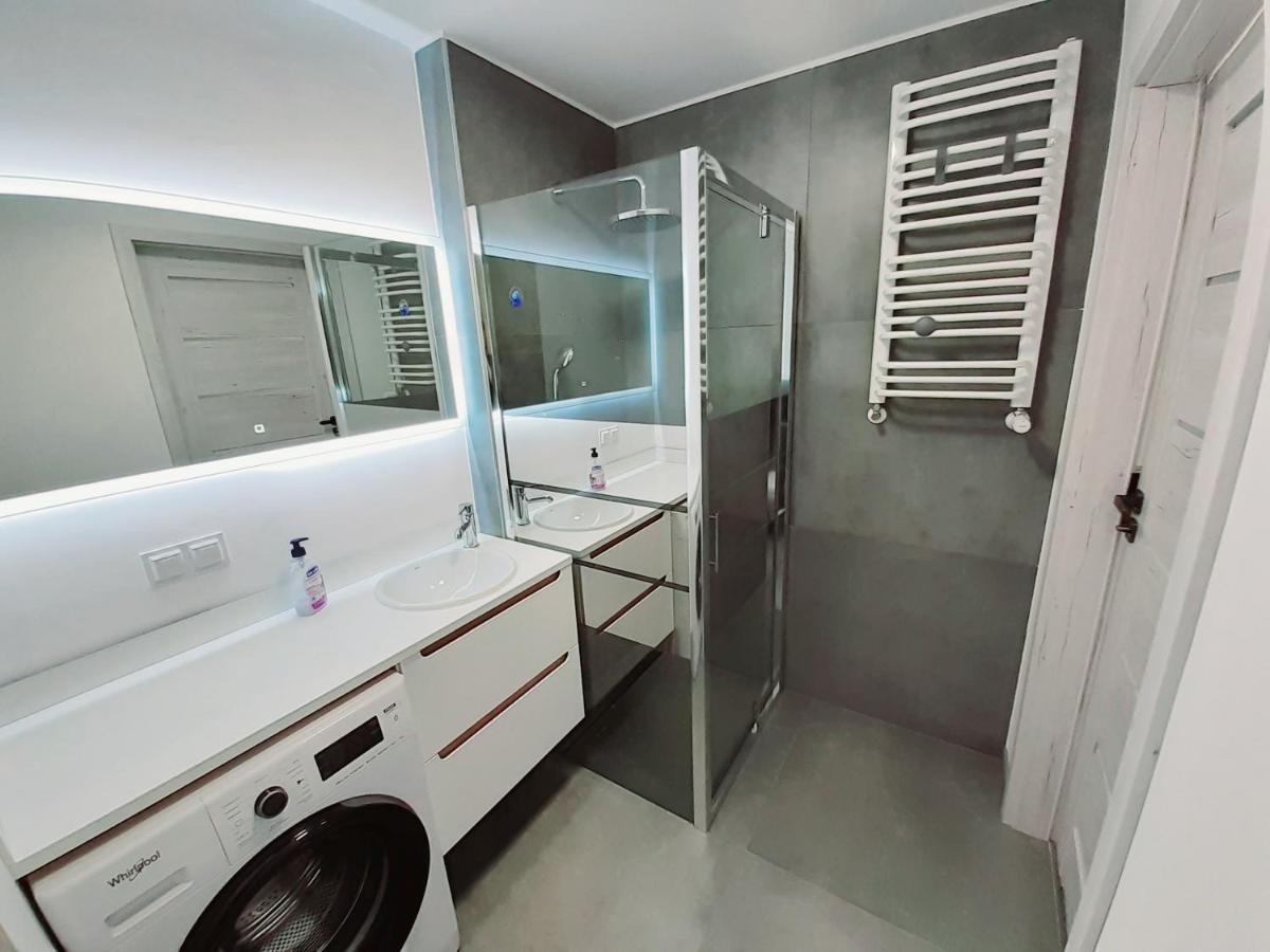 Апартаменти Apartament Kapitanski Mostek 17A Z Widokiem Na Port I Latarnie Morska Oraz Garazem Колобжег Екстер'єр фото